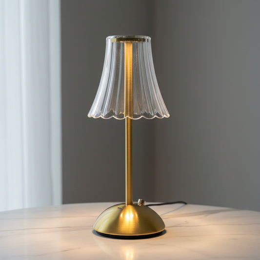 Retro Horn-Shaped Metal Desk Lamp – Vintage Industrial Study Lamp for Office
