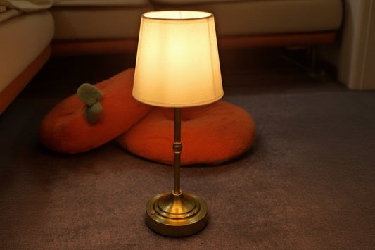 Retro Metal Table Lamp – Vintage Industrial Bedside Desk Lamp for Bedroom