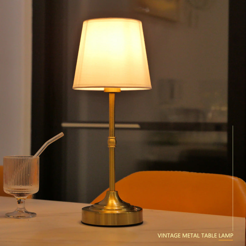 Retro Metal Table Lamp – Vintage Industrial Bedside Desk Lamp for Bedroom